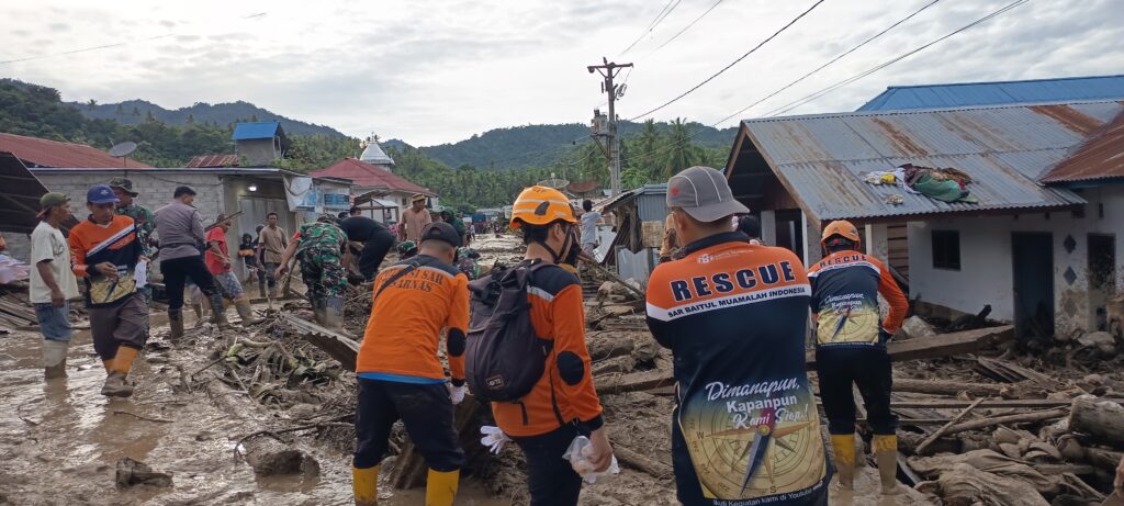 SAR Bencana Banjir Bandang Wombo